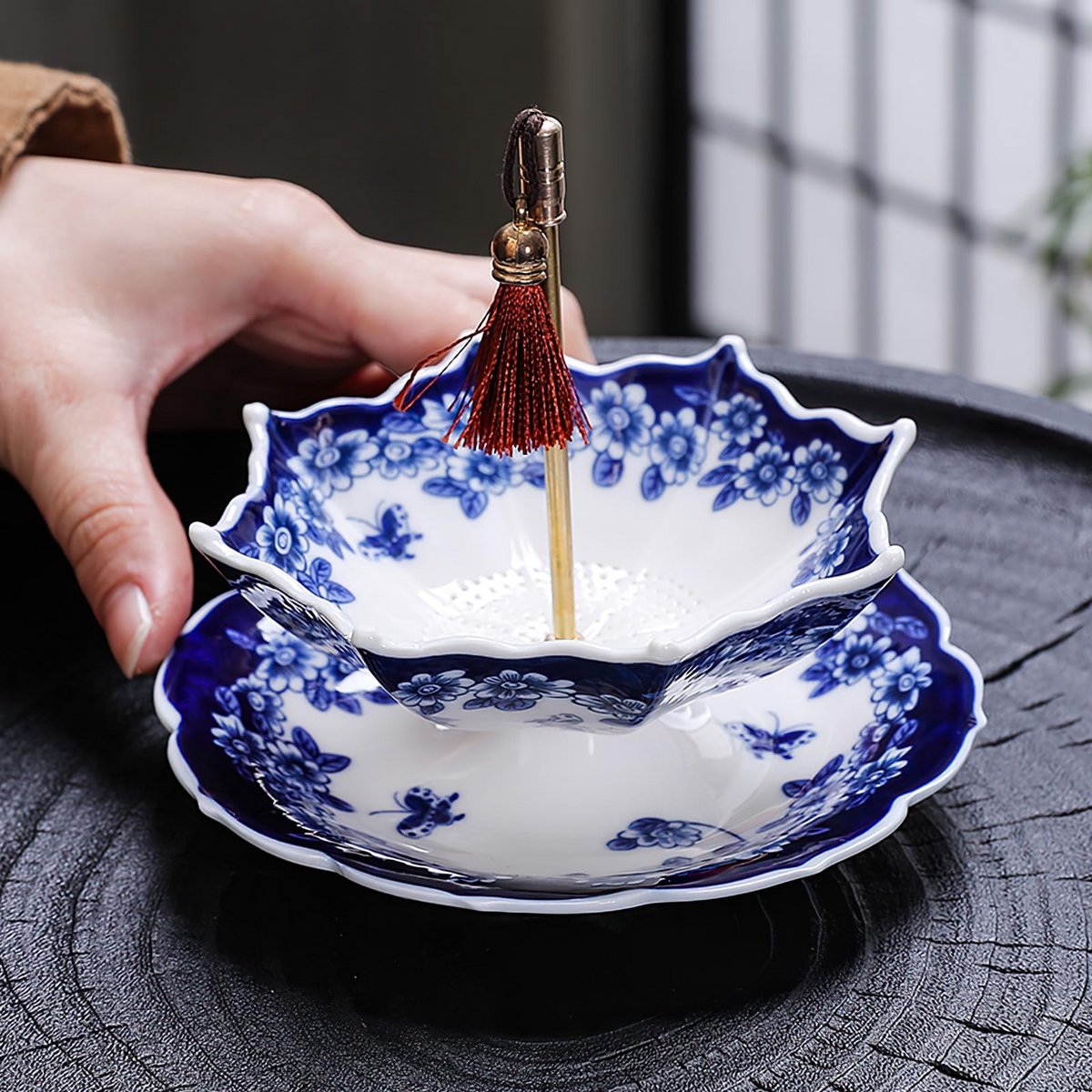 Taishengda - Theezeefje van keramiek in parapluvorm - Chinees blauw-wit porseleinen theefilter voor losse thee met draaibaar ontwerp, multifunctioneel theezeefje voor kungfu/koffie/theezetten/Geschenk(Blauw)
