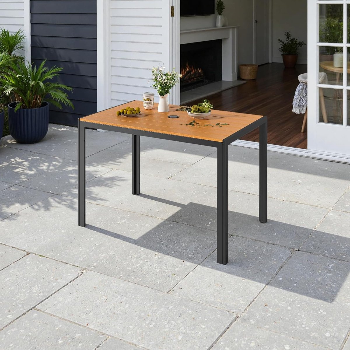 Luxe Weerbestendige Balkon- en Tuinset Tafel 110 x 70 x 73 cm met Parasolgat – Aluminium & WPC Rechthoekige Buitentafel, Plaats voor 4-6 Personen