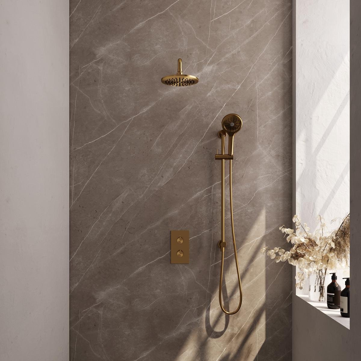 Brauer Gold Edition Thermostatische Regendoucheset Inbouw - Hoofddouche 20 cm - Gebogen Wandarm - 3 Weg - Handdouche 3 Standen - Doucheslang - Geintegreerde Glijstang - Geborsteld Goud