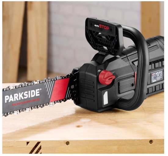 PARKSIDE PERFORMANCE® Elektrische kettingzaag 2500 W - Zaaglengte: 45 cm - Kettingsnelheid: 16 m/s - 62 aandrijfschakels - Accessoires: 1x Kettingbeschermkap, 1x 130 ml Bio-kettingolie, 1x Draagtas van Parkside — afbeelding 2