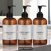 een set van 3 pompflessen bruin met tekst 500 ml, zeep dispenser kunststof, navulbare shampoo fles.