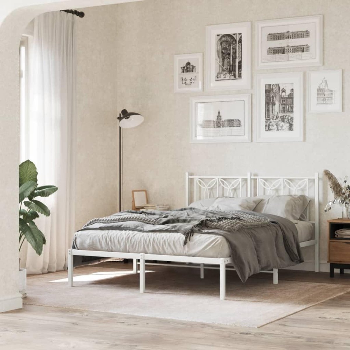 Metalen bedframe met hoofdeinde - Bedframe met lattenbodem - Slaapkamer inrichten - Stabiel stalen frame - 140 x 200 cm