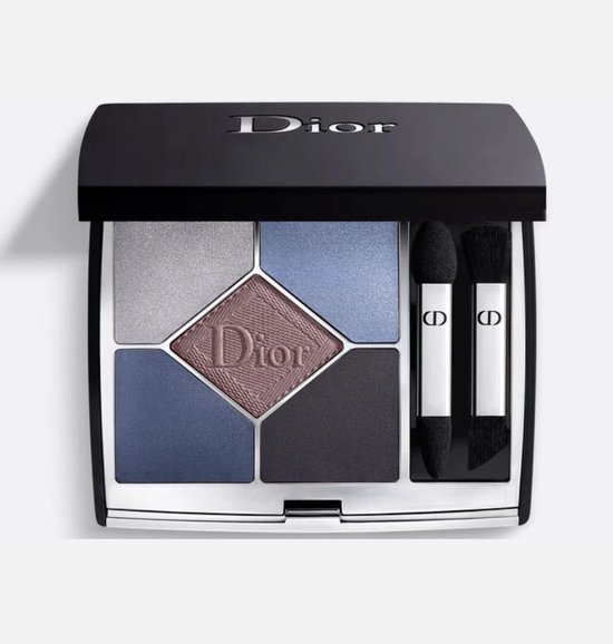 Dior oogschaduwdoos met 5 kleuren: zilver, hemelsblauw, bruin, donkerblauw en zwart. Inclusief applicators.