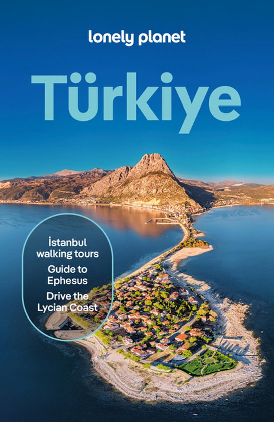 Lonely Planet reisgids voor Turkije, met een foto van een schiereiland met huizen, omringd door water, met een berg op de achtergrond.