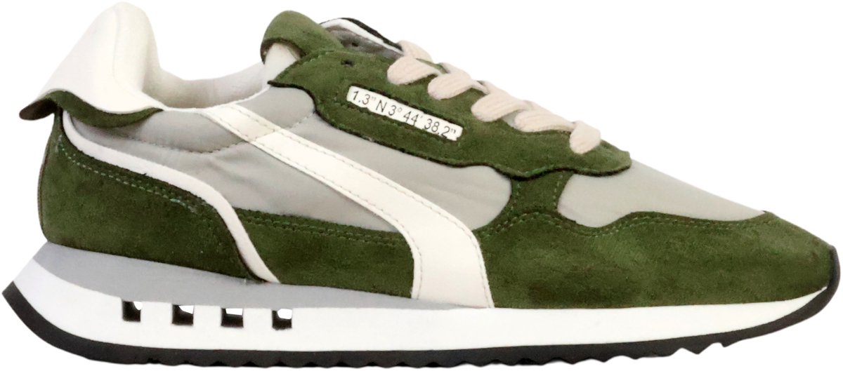 Sneakers met veters