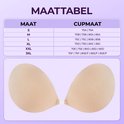 Maattabel met maten S tot 3XL en cupmaten 70A tot 90E/F, met een beige plak-bh.