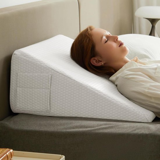 Wigkussen voor slapen - Verhoogd kussen - Rugsteun - Verkoelend traagschuim - 24x24x12 Inch - Wit