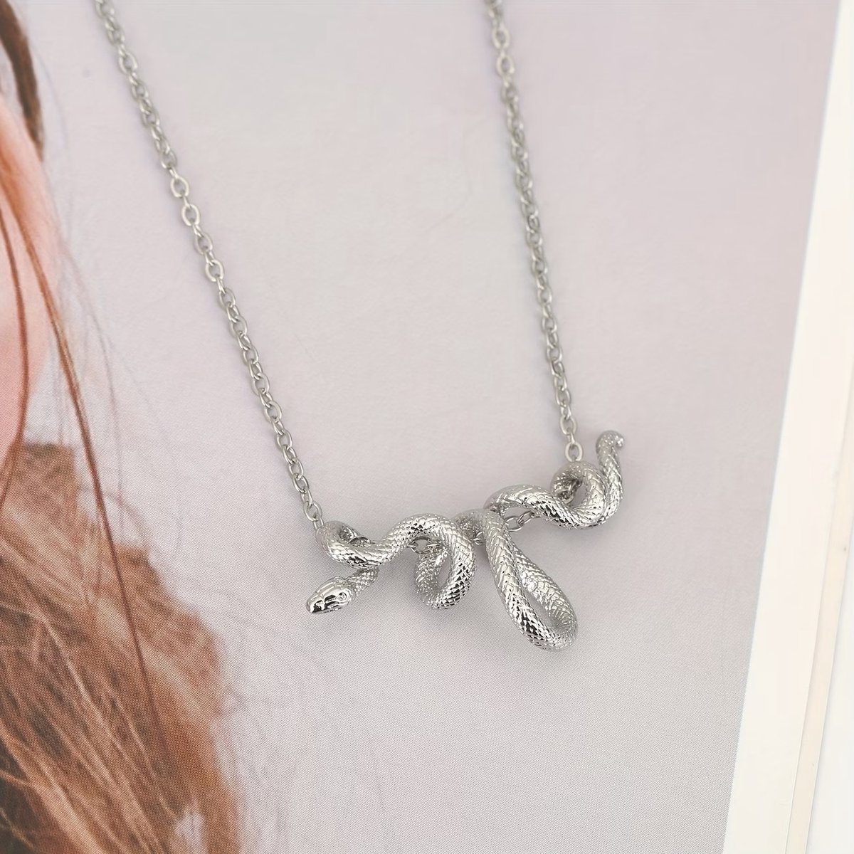 My Sweet Romance® Slangenketting – Zilverkleurig – 45 cm – Slangenhanger 3,9 cm – Unisex.
