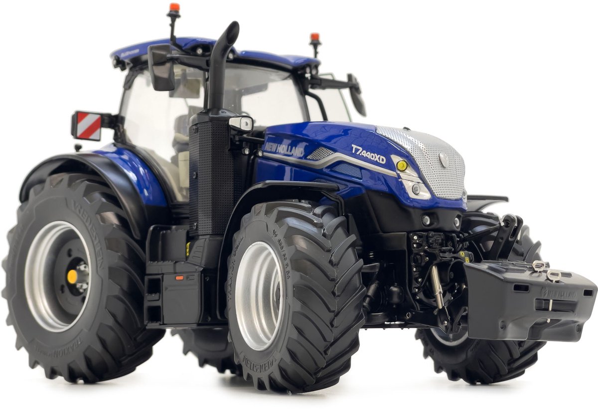 MarGe Models trekker / tractor New Holland T7.440XD Blue Power, schaal 1 op 32