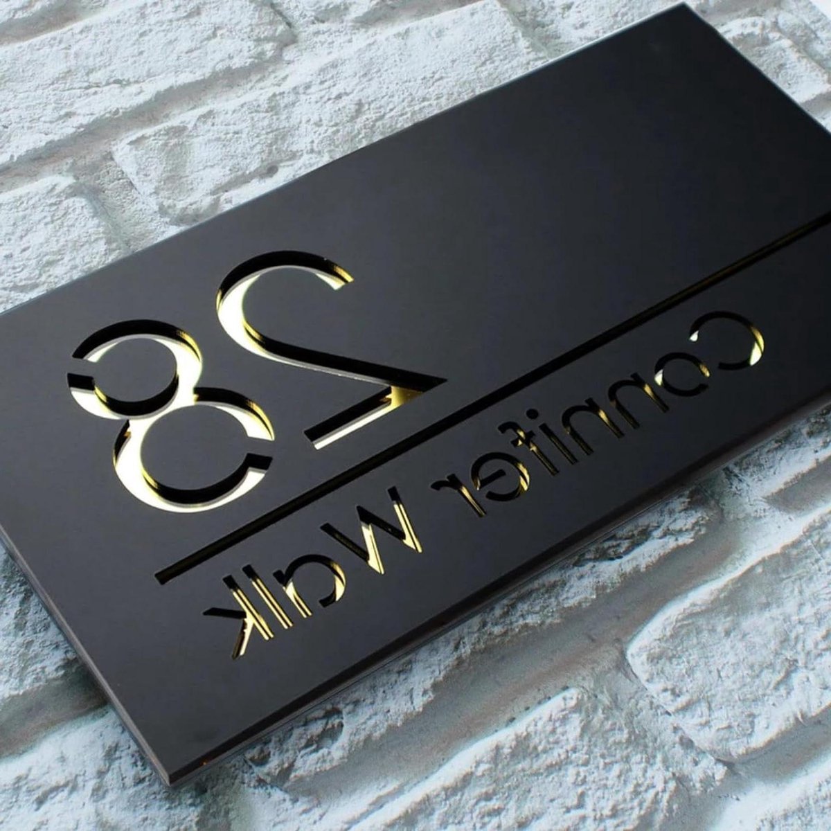 Huisnummerbord - Adresbord Buiten - Huis Decoratie - Geheel Gepersonaliseerd - 29x15 cm - Zwart Goud