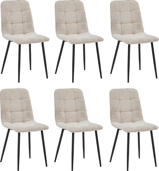 Ensemble de six chaises de salle à manger beiges avec assise et dossier capitonnés, dotées de pieds noirs élancés.
