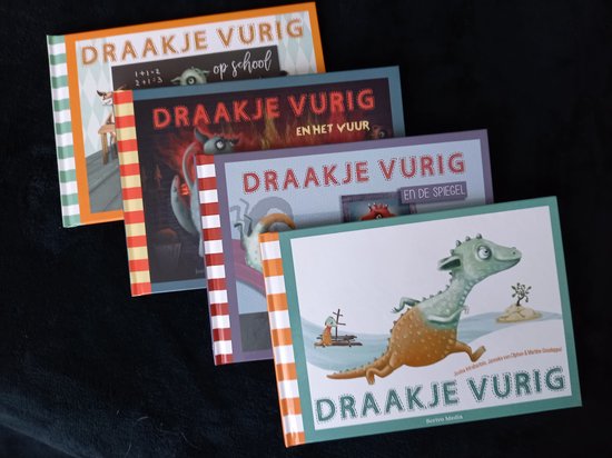 Vier boeken met de titel 'Draakje Vurig' op een zwarte achtergrond. De voorste heeft een groene draak met oranje vlekken.