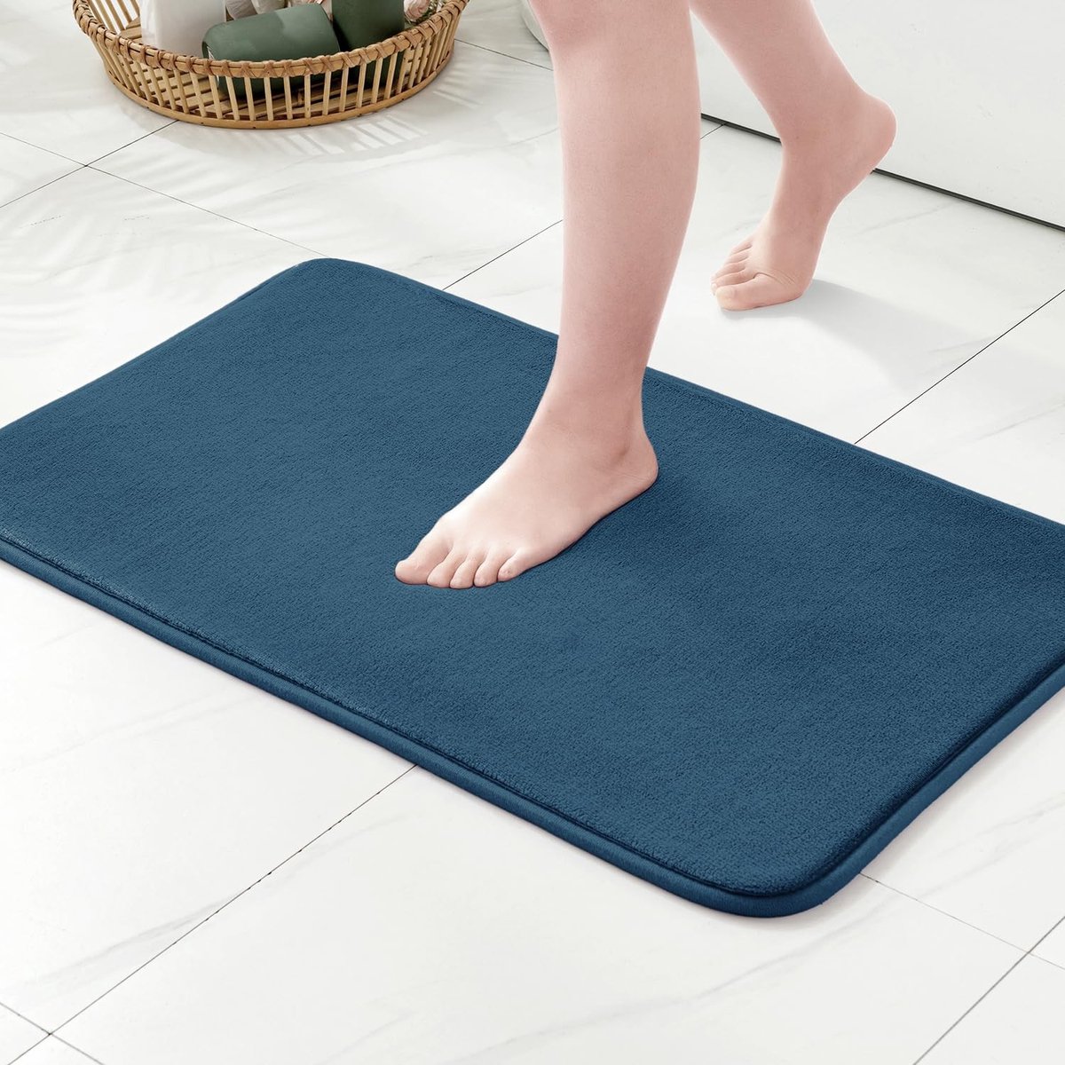 Dailygoods - Badmat - Geheugenschuim - Superzacht en comfortabel - Blauw - Antislip mat - Perfect voor badkamer en woonkamer - 40x60 cm