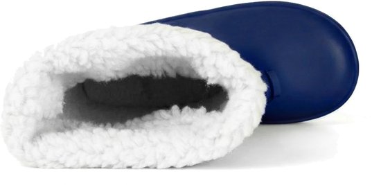 Binnenzijde van een donkerblauwe regenlaars met witte, zachte teddy voering.