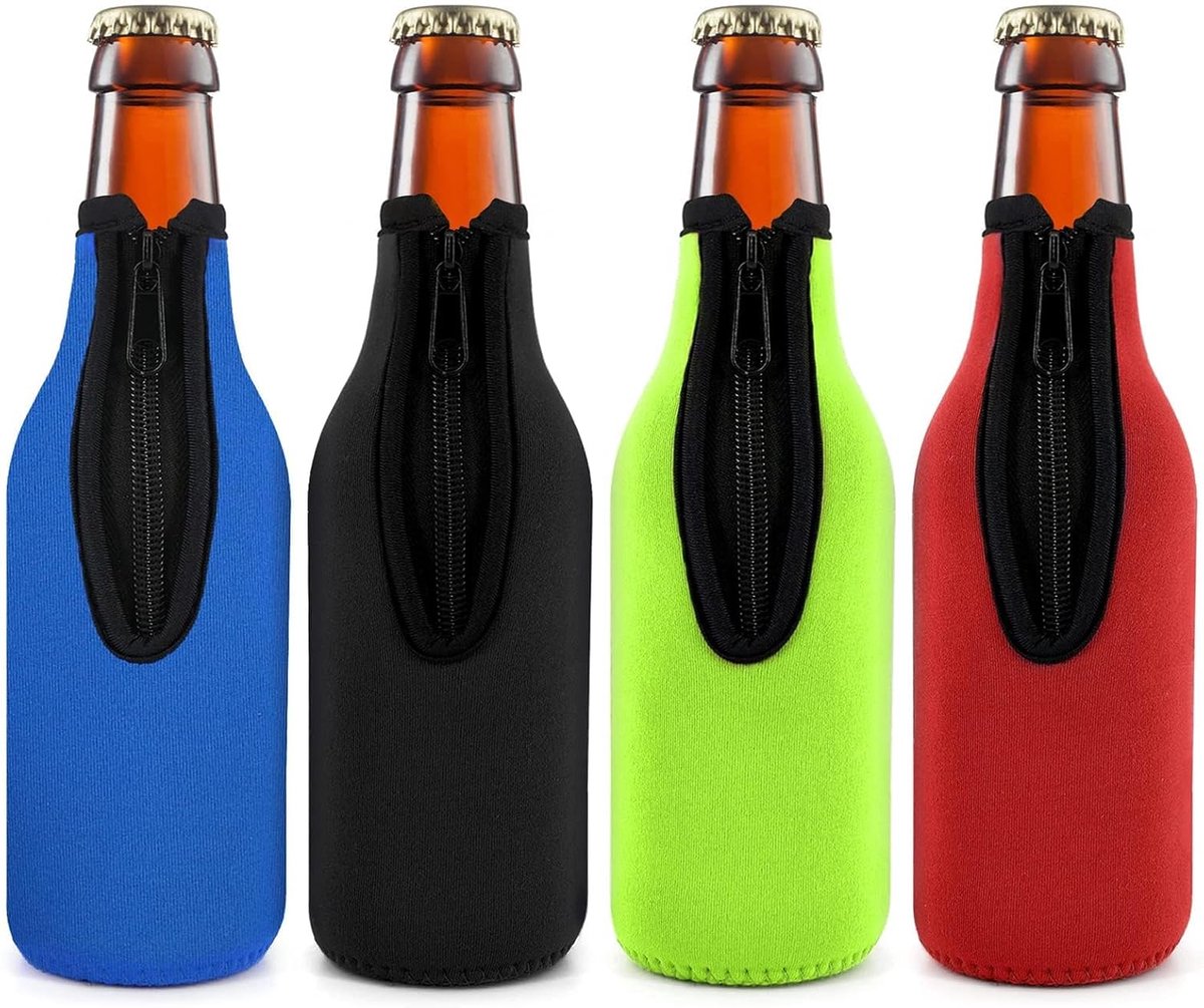 Vier geïsoleerde flessenhoezen voor bier, met ritssluiting. Houdt bier ijskoud, met afgewerkte randen en een afgesloten bodem.