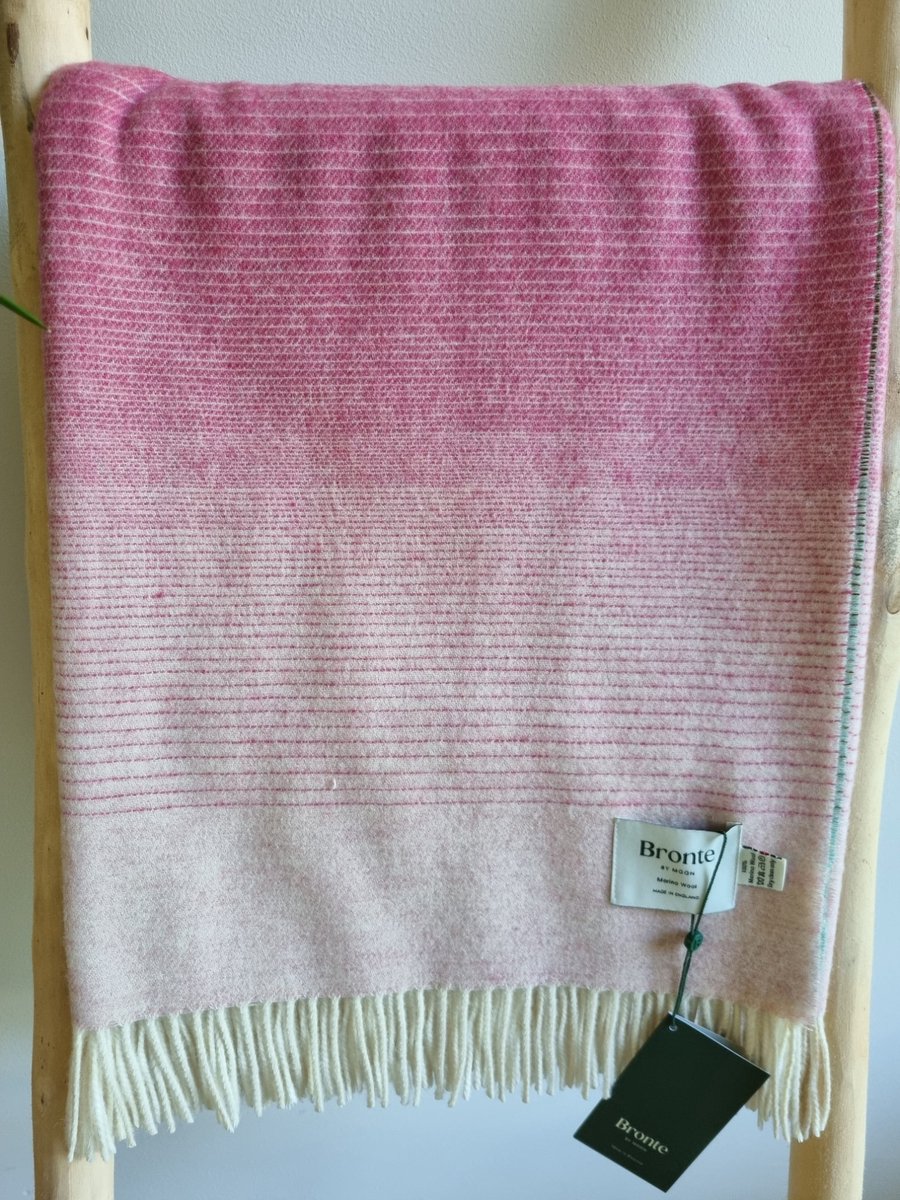 Bronte by Moon Wollen Plaid - OMBRE Stripe Pink Khaki (Merino) 140x185cm - Bronte x Plaids.shop Roze, Beige