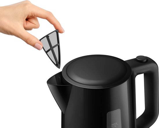 Zwarte waterkoker met een micro-filter dat kalkdeeltjes opvangt.