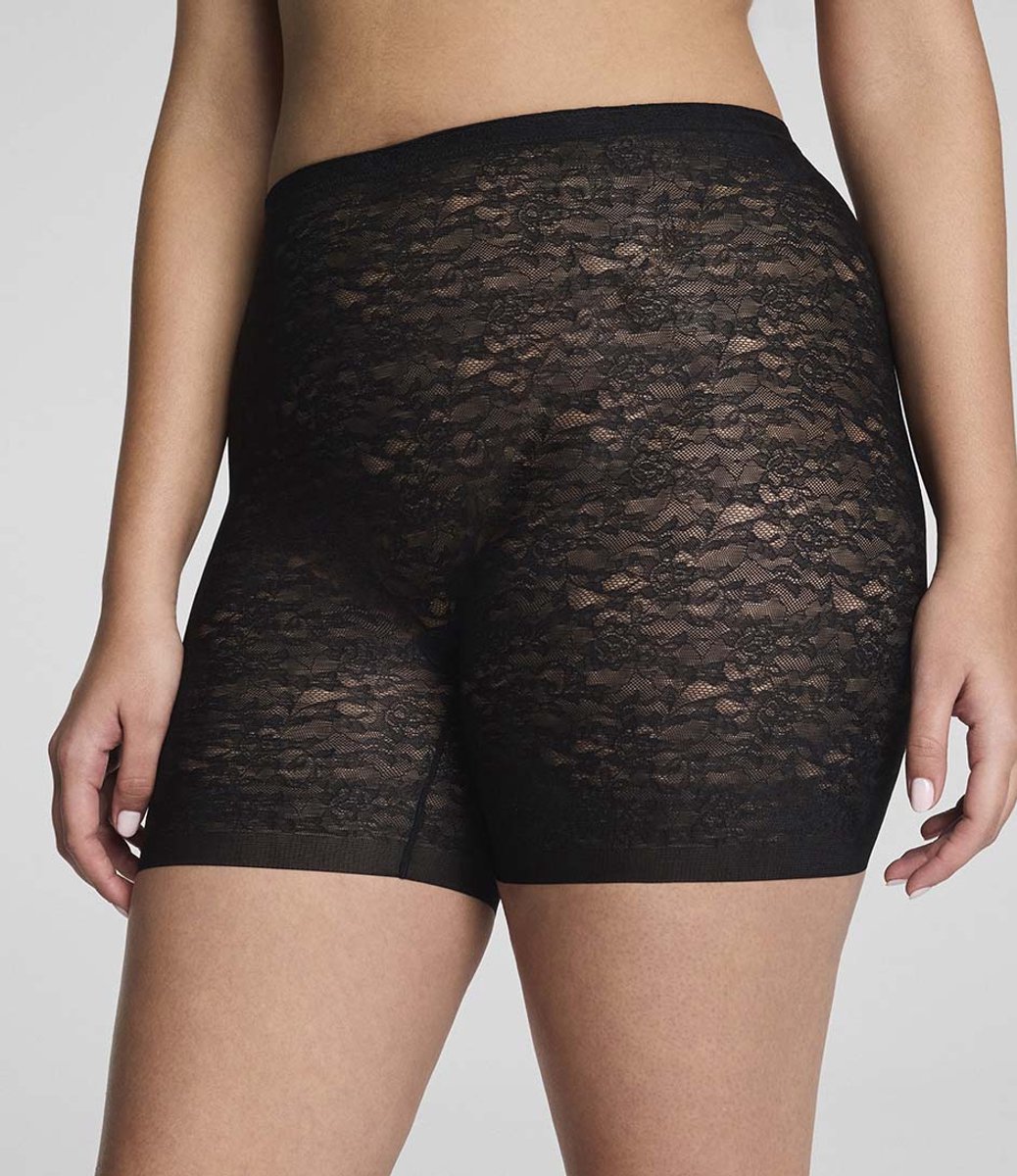 Spanx Supersmooth Day to Date Night Girlshort - Kleur Zwart - Maat M