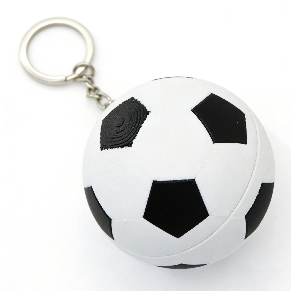 Flesopener - Voetbal Flesopener Sleutelhanger - 3-in-1 Ontwerp - Met Magneet Voor Koelkast - Flesopener/Sleutelhanger/Koelkastmagneet - Roestvrijstalen Opener - Voor Voetbalfans/Thuis/Reizen - Zwart-Wit Voetbal - Diameter 5,5cm - 1 Stuk