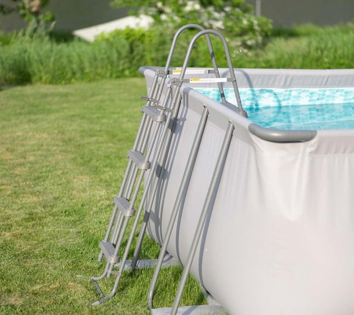 Frame zwembad rechthoekig 549x274x132 cm compleet met zandfilterpomp ladder en afdekzeil groot opzetzwembad tuin zwembad set voor 7 personen grijs Urbanhome