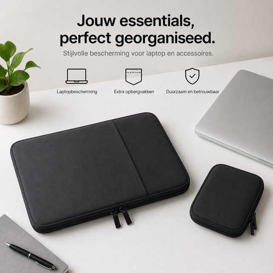 Zwarte laptoptas met een bijpassend etui, naast een laptop.