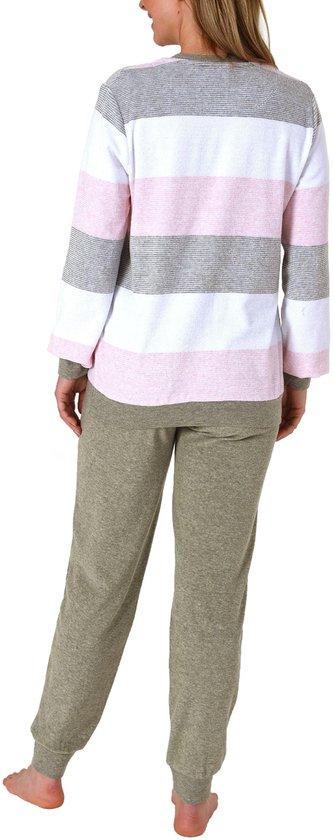Dames pyjamaset met gestreepte top en effen groene broek, van achteren gezien.