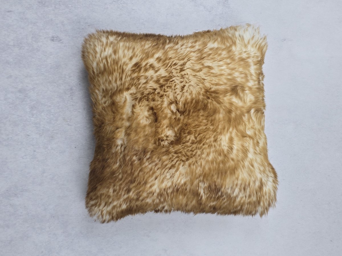 Kussen – Schapenvacht – Moeflon – Exclusieve collectie – Woondecoratie – Bruin, Camel, wit, crème – 100% echt natuurlijke wollen vacht – 40x40 cm