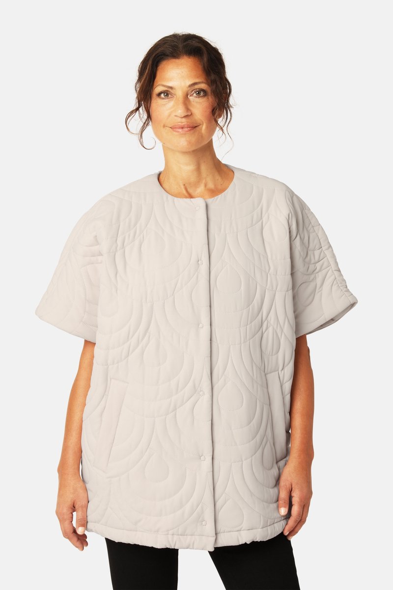 Korte gewatteerde cape BLOSSOM02