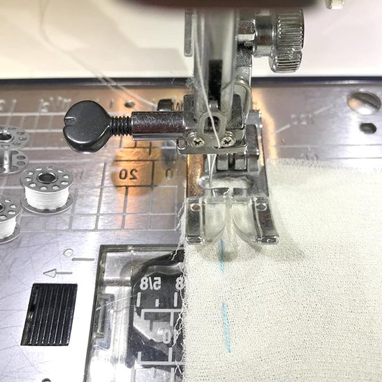 50 Stuks Draadspoelen met Opbergdoos, Naaigaren Accessoires voor Naaimachines, Geschikt voor de meeste Naaimachines en Metalen Spoelen — afbeelding 4