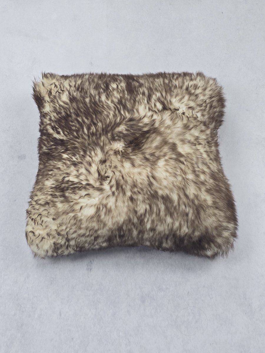 Kussen – Schapenvacht – Moeflon – Exclusieve collectie – Woondecoratie – Bruin, wit, crème – 100% echt natuurlijke wollen vacht – 45x45 cm