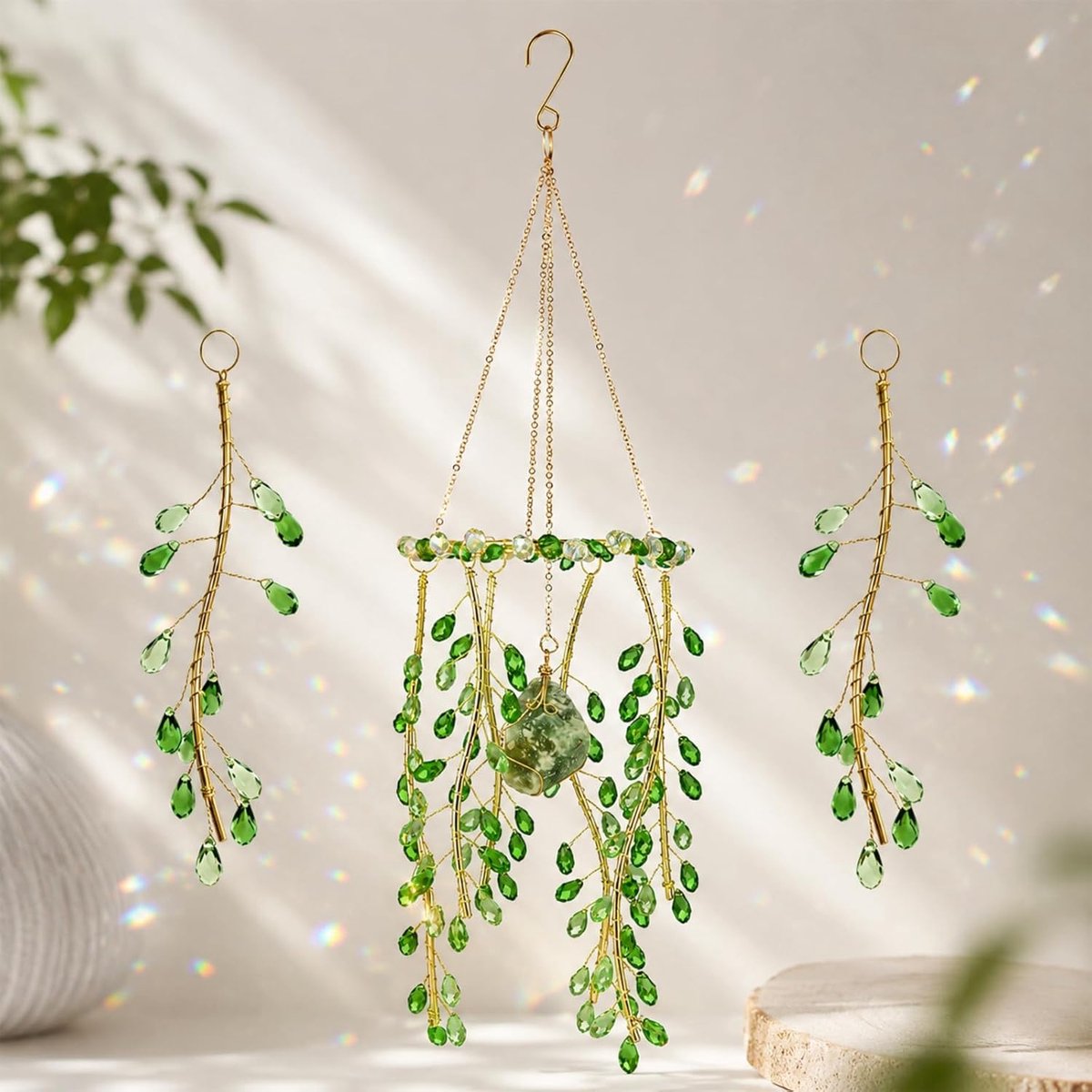 Daity 1 stuk - Set groene kristallen zonnevangers, 8 afneembare kristallen hangdraden, cirkelvormige plantenzonnevanger met 6 draden en een kern van natuurlijke fluoriet, raamdecoratie die regenbogen creëert – een ideaal cadeau.
