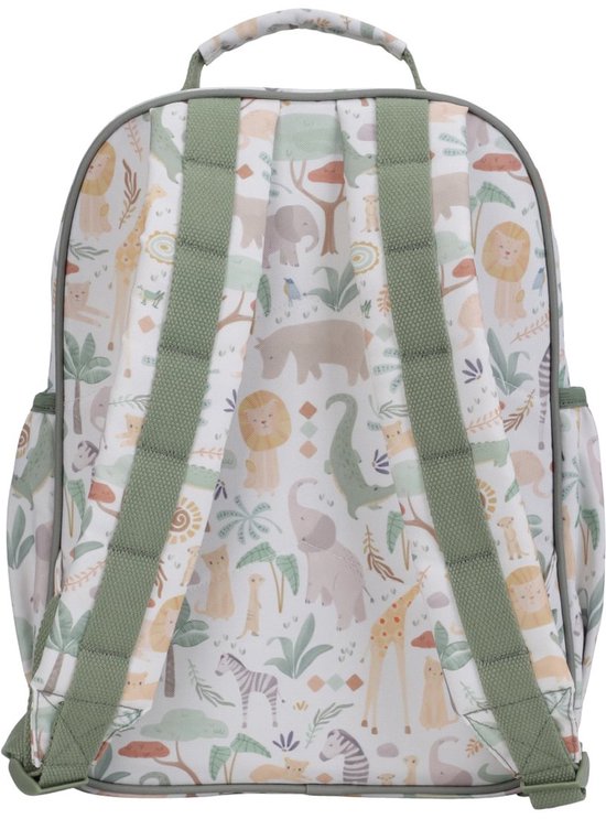 Achterkant van een rugzak met safari print. De rugzak heeft een ecru achtergrond met dieren zoals olifanten, giraffen en leeuwen.