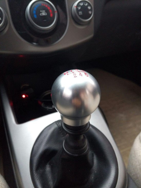 Versnellingspook Aluminium - Schakelknop Handgeschakeld - Auto Interieur Upgrade - 6 Versnellingen Rood Logo - 1 Stuk - Zilver — afbeelding 2