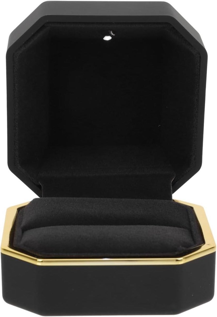 Ringendoos met LED - Sieradendoosje Cadeau - Speciale Gelegenheid - Ingebouwd Licht - 7.5 x 7.5 x 5.1 cm - Zwart