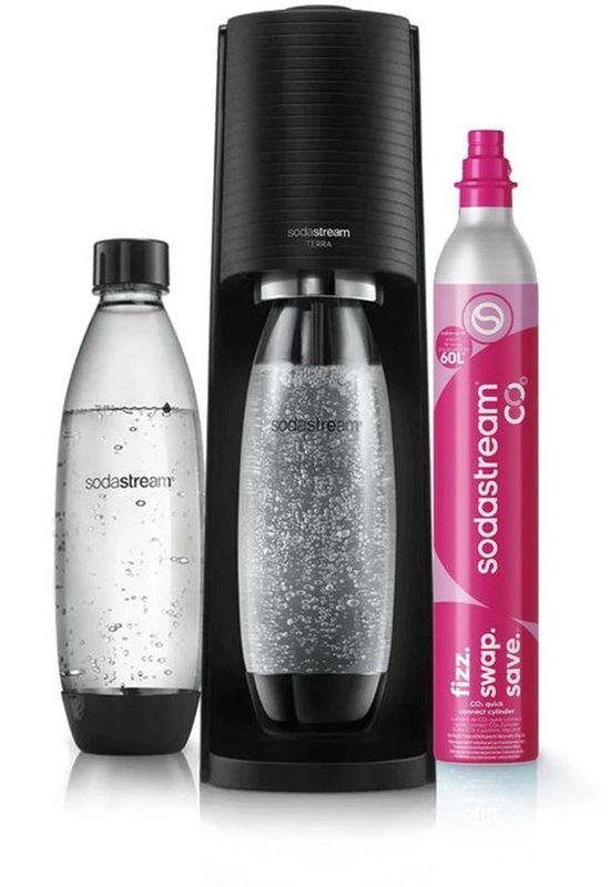 Zwarte SodaStream Terra bruiswatermaker met een lege fles, bruisende fles en roze CO2-cilinder.
