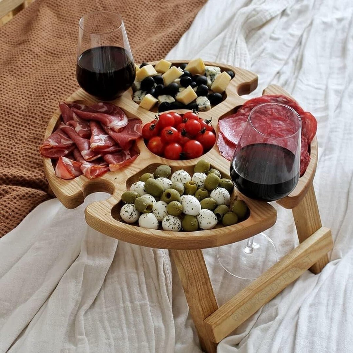 Opvouwbare Tafel - Houten Buitentafel - Picknicken en Kamperen - Met Wijnglas Houder - 30x16CM - Houtkleur — cadeau in Cadeau-ideeën - foto 7