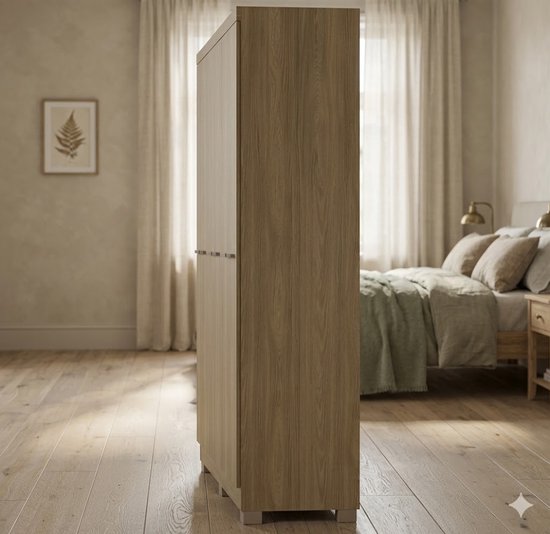 Zijprofiel van een zesdeurs walnootkleurige kledingkast in een slaapkamer.