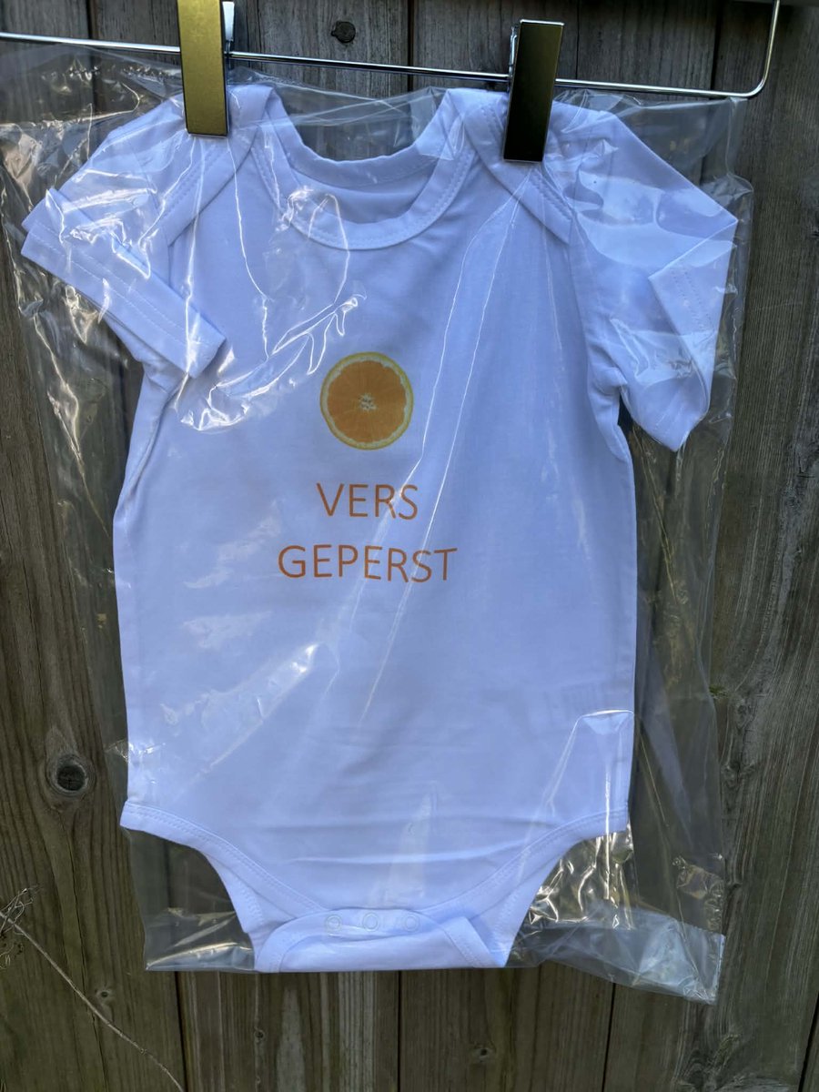 Baby romper wit met Tekst - Maat 6/9 maanden