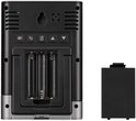 Zwarte Bresser weerstation achterkant met batterijcompartiment en deksel.