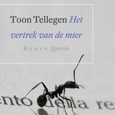 Een close-up van een zwarte mier op een boek met de titel "Het vertrek van de mier".
