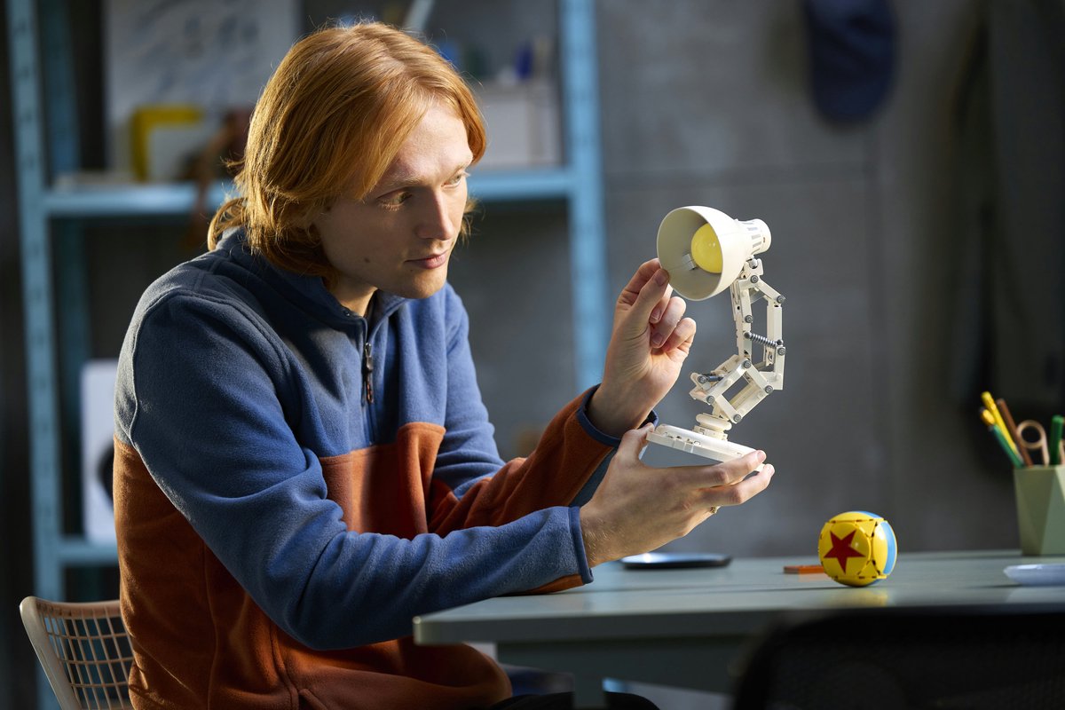 LEGO® Ideas Disney Pixar Luxo Jr. Displaymodel - 21357 — afbeelding 5