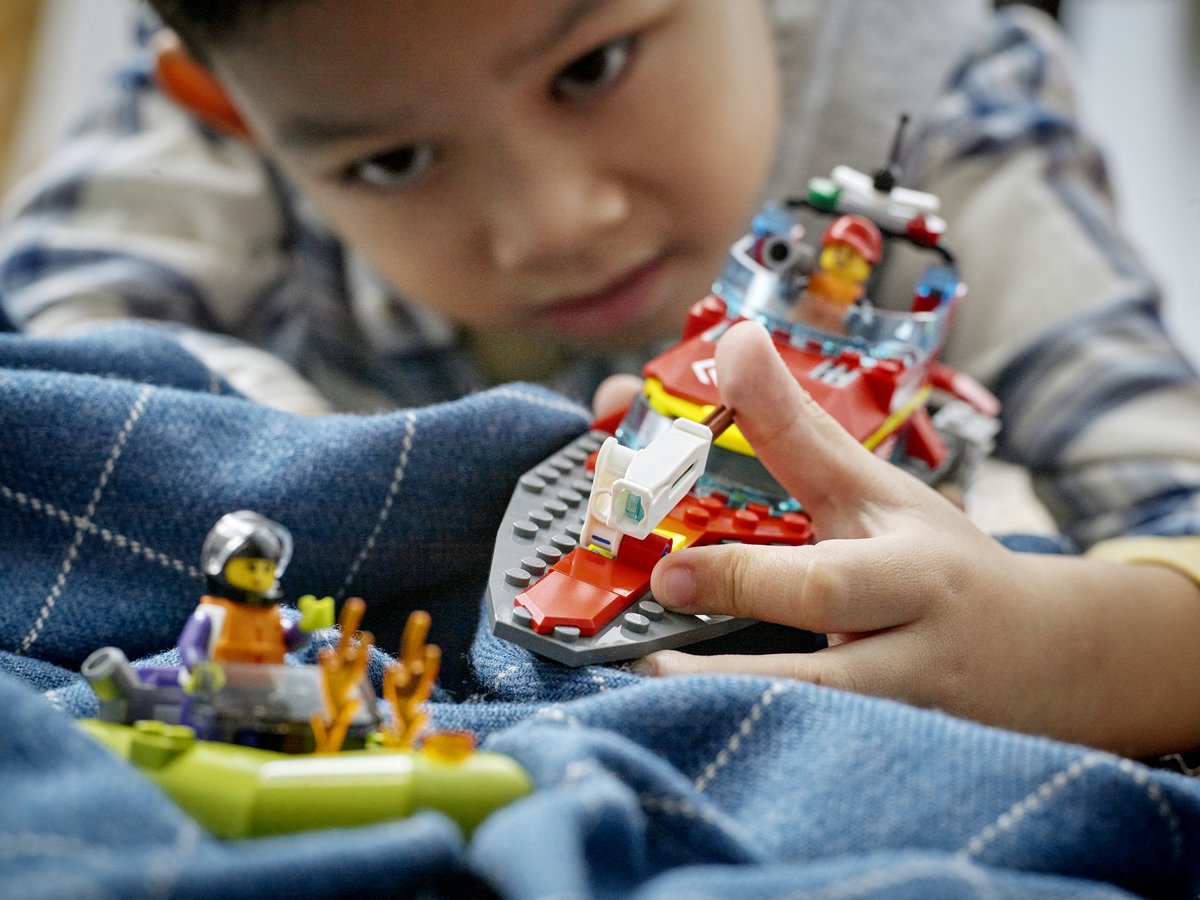 LEGO City Reddingsboot Brand Speelgoed voor Kinderen - 60373 — afbeelding 2