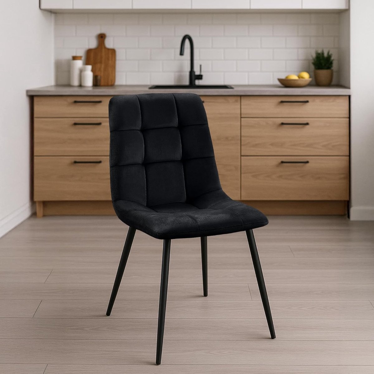 Eetkamerstoelen Set van 4 84x45x55 cm Velvet Metaal – Luxe Comfort Stoelen Zonder Armleuning met Gewatteerde Zitting en Stevige Rugleuning – Zwart – Laura