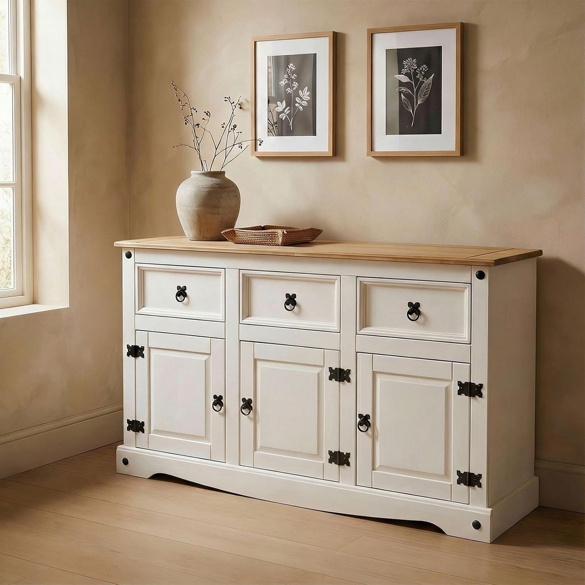 Sierra Blanca Mexicaanse Stijl Buffetkast / Dressoir van Massief Grenen - Landelijke Wit Gewaxt Hout met Zichtbare Nerf - 3 Lades & 3 Deuren Opbergkast / Servieskast / Keukenkast - 125x76x40 cm
