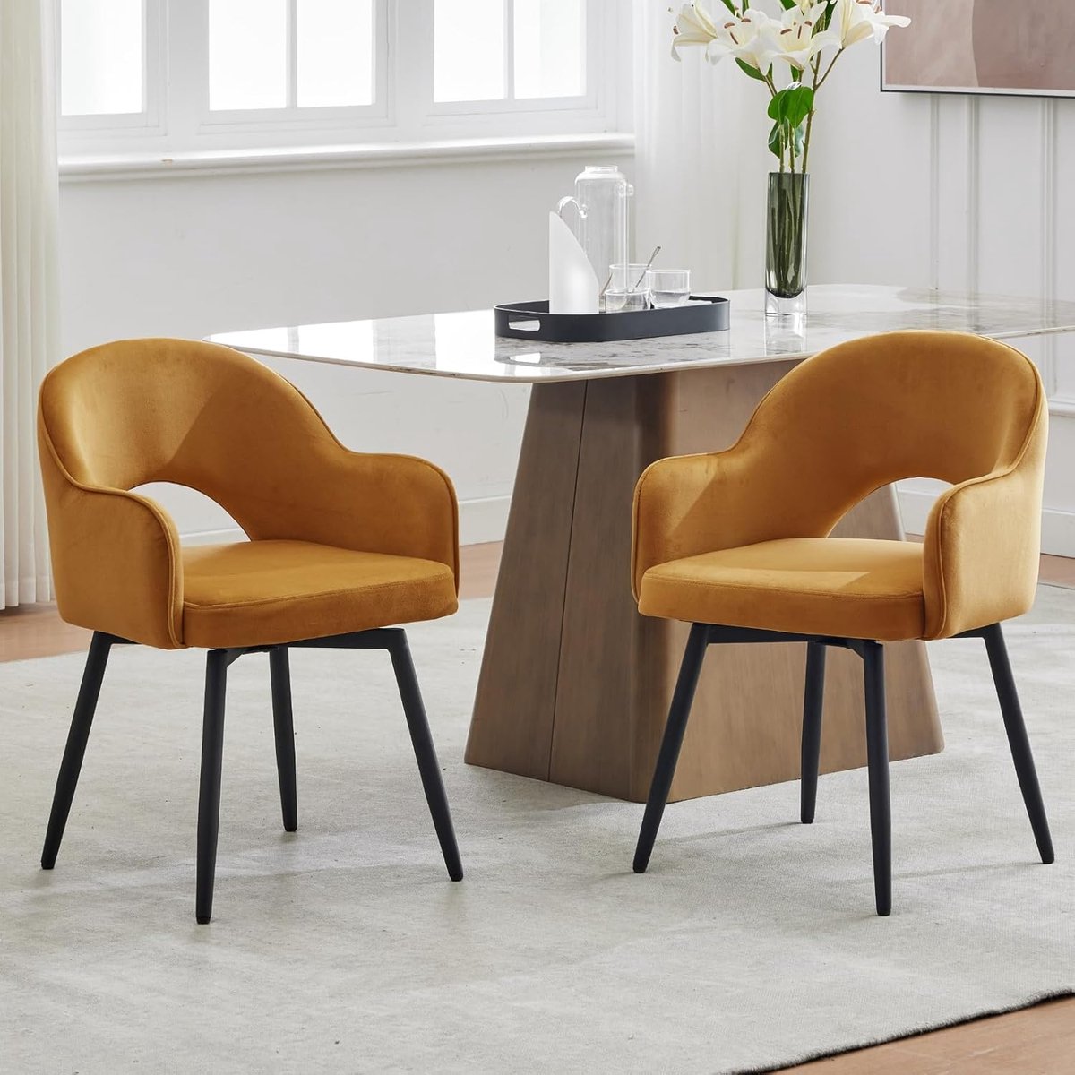 Draaibare Eetkamerstoelen Set van 2 134,6x147,3x198,1 cm Geel Fluweel – Luxe 360° Draaistoelen met Armleuningen, Ergonomische Rugleuning, Gestoffeerde Kuipstoelen met Metalen Poten voor Woonkamer & Kantoor – Laura