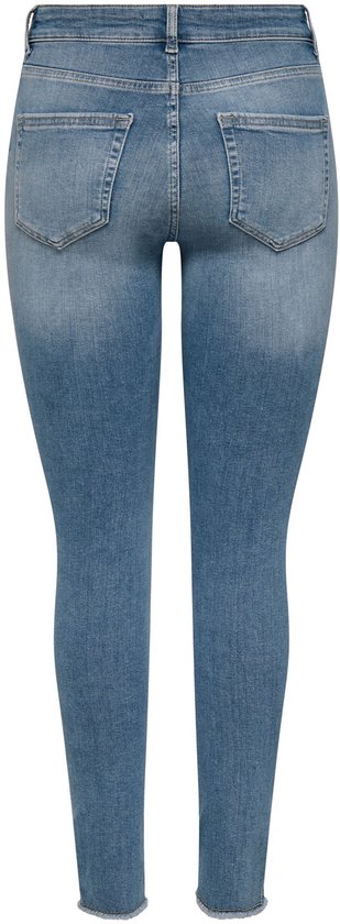 Achterkant van blauwe skinny fit jeans met middelhoge taille en rafels aan de zoom.