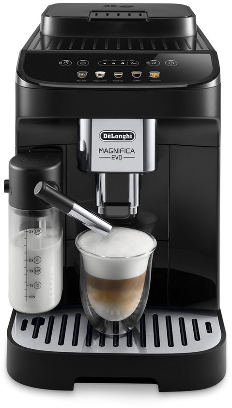 Zwarte DeLonghi Magnifica Evo machine met melkopschuimer, maakt cappuccino met melkschuim.