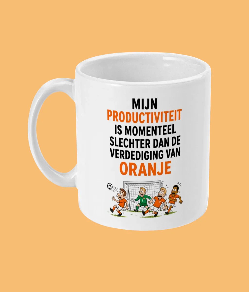 Mokster WK Mok Productiviteit Slechter dan Oranje – Grappige Voetbal Kantoorhumor Mok – Nederlands Elftal Supporter Cadeau – Keramische Koffiemok 325 ml