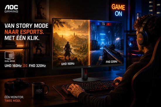 Monitor met op het linkerscherm een "story mode" game en op het rechterscherm een "esports" game. Tekst: "VAN STORY MODE NAAR ESPORTS. MET ÉÉN KLIK."