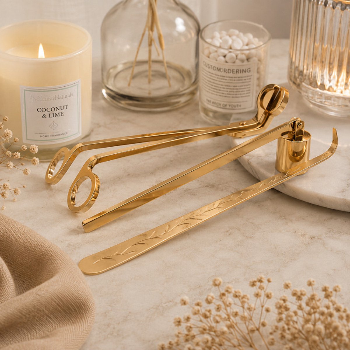 Candle Wisdom - Kaarsen accessoires – Goud kleur – RVS – 3 in 1 - Kaarsen dover set – Wick trimmer – Kaars lont trimmer – Wick dipper – Geschenk – Cadeau